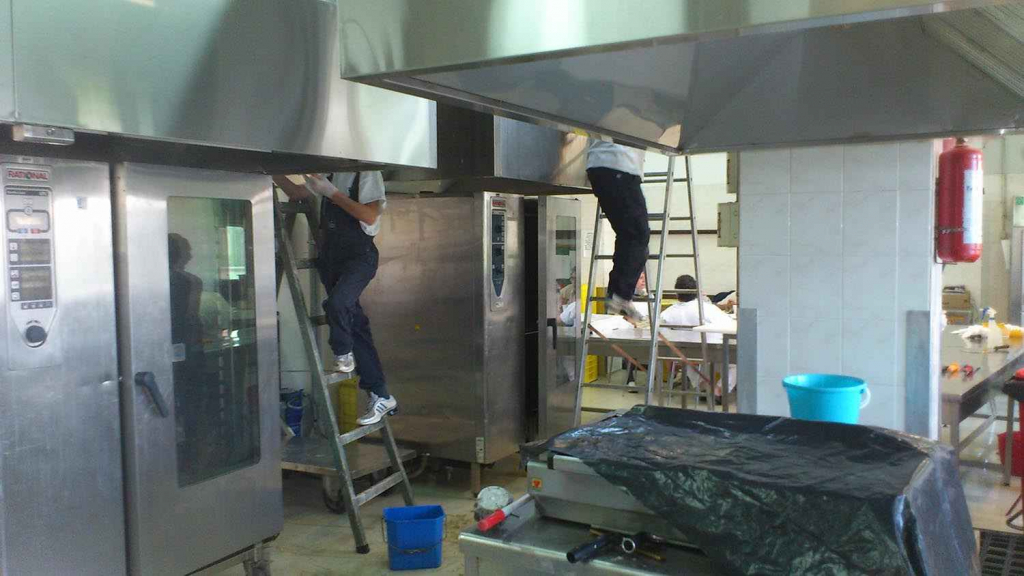 Czystość w zakładzie produkcyjnym – klucz do efektywnej produkcji Śródmieście - zdjęcie 10