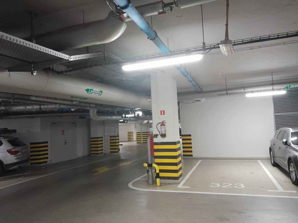 Miejsce w garażu (18 m2) ok. Powstańców Śląskich SKY TOWER (Wrocław) Krzyki - zdjęcie 3
