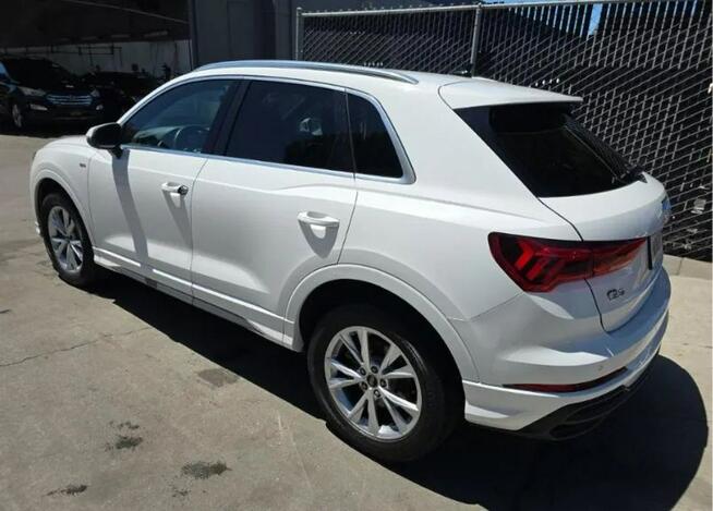 Audi Q3 Bogata wersja wyposażenia / Quattro / S-Line / niski przebieg Cieszyn - zdjęcie 5