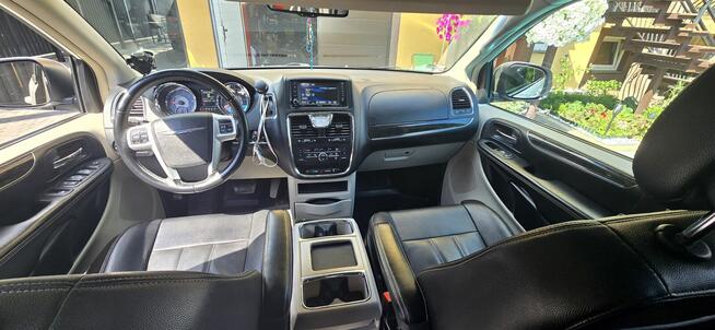 Chrysler Town &amp; Country Sochaczew - zdjęcie 7