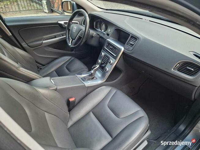 VOLVO V60 T4 SUMMUM |2.0 Benzyna|190KM|Zadbany|Świetny stan Wygoda - zdjęcie 8