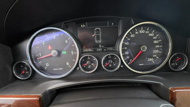 Volkswagen Touareg 4X4  automat  super stan mały przebieg xsenon Lębork - zdjęcie 12