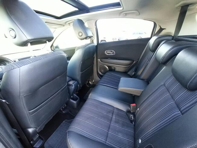 Honda HR-V 2018/17, salon, I właściciel, Executive Rzeszów - zdjęcie 8