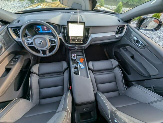 Volvo XC 60 AWD, Harman/Kardon Plus Dark Kamienna Góra - zdjęcie 11