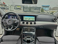 Mercedes E 220 195 KM Avangarda Wirtual Ambiente Bezwypadek Piękny Zagnańsk - zdjęcie 7