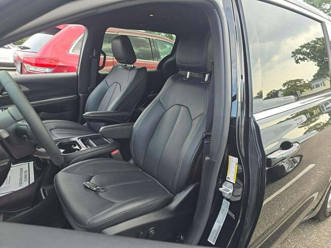 Chrysler Pacifica Bogata wersja wyposażenia / Benzyna / Auto jak nowe! Białystok - zdjęcie 5