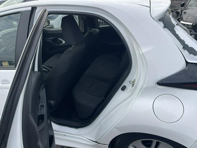 Toyota Yaris Klimatyzacja Kamera cofania Aktywny tempomat Gliwice - zdjęcie 8