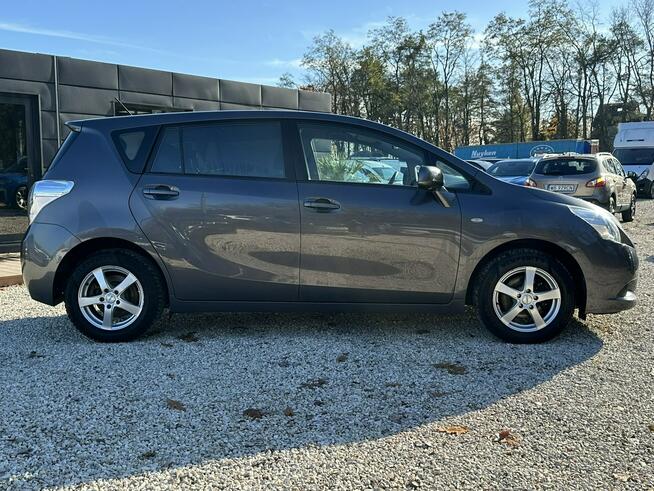 Toyota Verso 1.6 benzyna, 131KM, tempomat Pęcice - zdjęcie 9