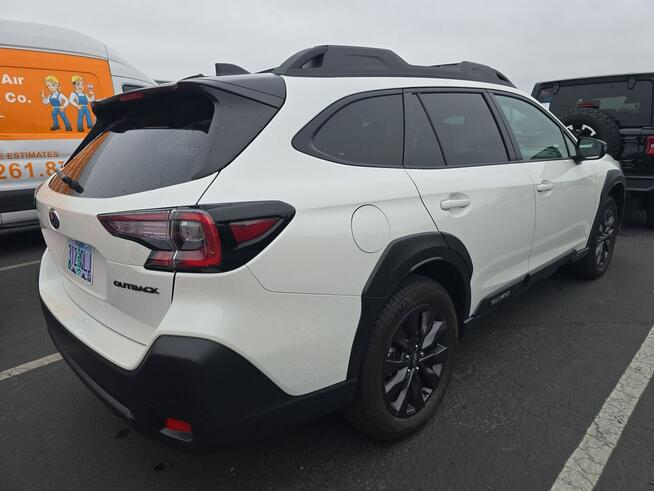 Subaru OUTBACK Bogata wersja wyposażenia / AWD / niski przebieg Tarnów - zdjęcie 4