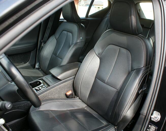 Volvo XC 40 Ostrów Wielkopolski - zdjęcie 7
