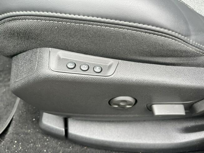 Peugeot 3008 model 2018 1.6 HDi wirtualne zegary Słupsk - zdjęcie 12