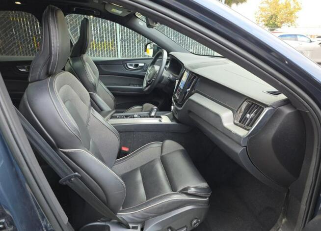 Volvo XC 60 R-DESIGN / AWD / B5 Cieszyn - zdjęcie 10