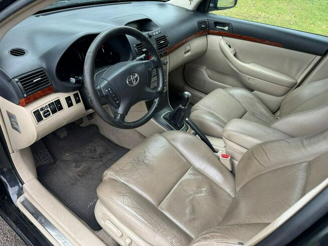 Toyota Avensis Kobielice - zdjęcie 11