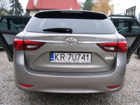 Toyota Avensis 1,8 benz. Kombi SALON PL. Warszawa - zdjęcie 9