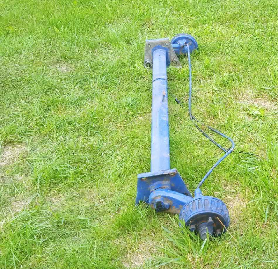 Os do przyczepy kempingowej Czarna Białostocka - zdjęcie 1