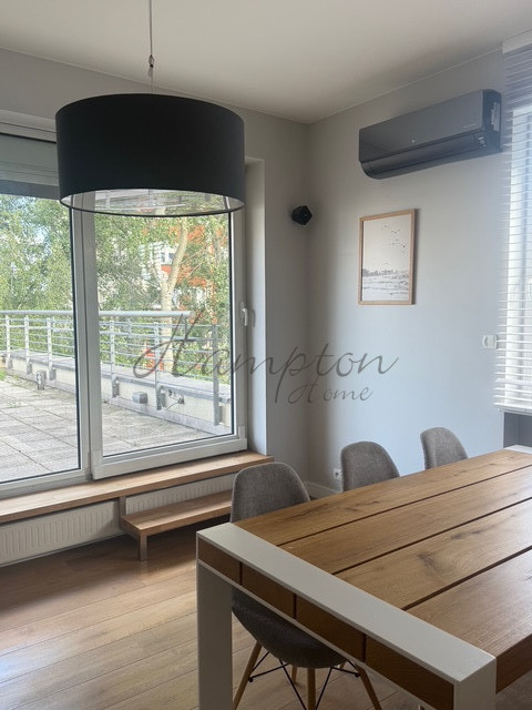 Apartament z dużym tarasem na ostatnim piętrze Mokotów - zdjęcie 1