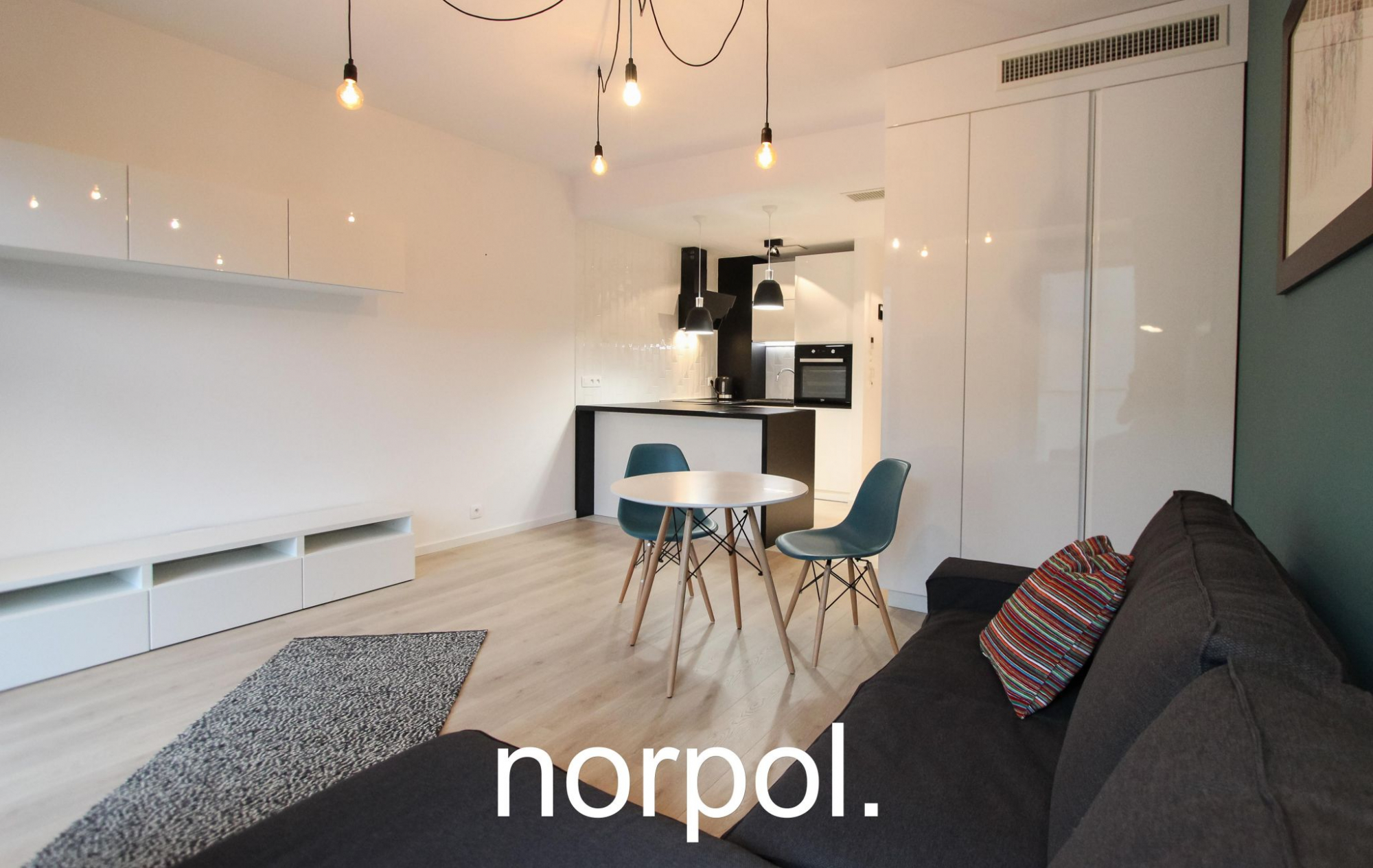 Nowoczesne studio z balkonem, BASEN I SIŁOWNIA W BUDYNKU Kraków - zdjęcie 8