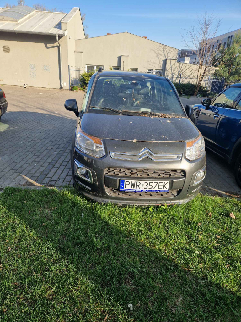 Syndyk sprzeda samochód osobowy Citroen C3 Picasso Września - zdjęcie 1