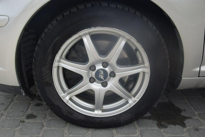 Toyota Avensis 2.0D Sprawna klima 260TYS Km Stan Bardzo Dobry Majdan Sieniawski - zdjęcie 6