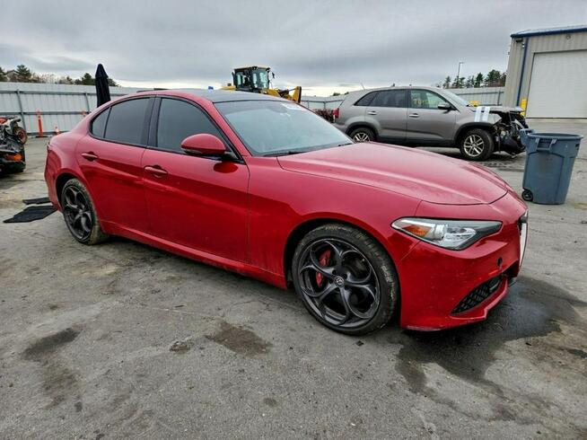 Alfa Romeo Giulia / 4x4 / 2.0 280KM / Niski przebieg / Tarnów - zdjęcie 2