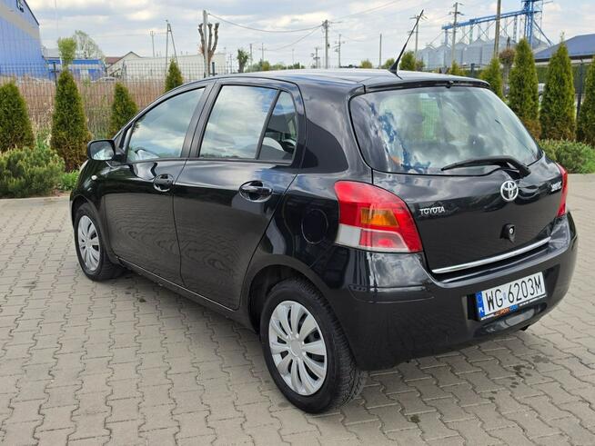 Toyota Yaris Bezwypadkowy serwisowany Łaskarzew - zdjęcie 8
