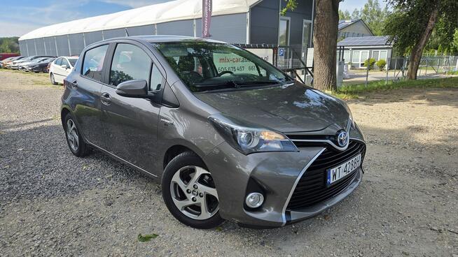 Toyota Yaris 1.5 HSD 100KM Kamera Serwisowany 2xKoła Ładny Stan Otwock Mały - zdjęcie 4