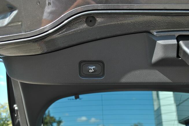 Liftback Titanium 2,0 EcoBlue 190KM A8 ASO Gwarancja Ford Używane Białystok - zdjęcie 12