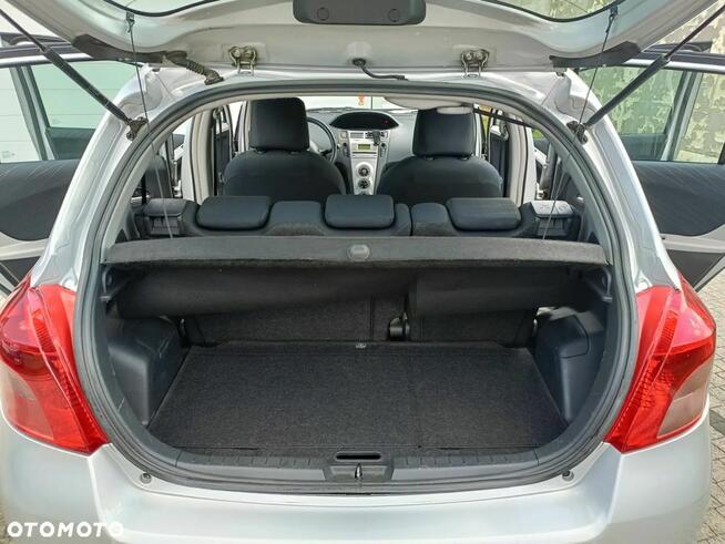 Toyota Yaris 1.3 VVT-i Luna Zielona Góra - zdjęcie 10
