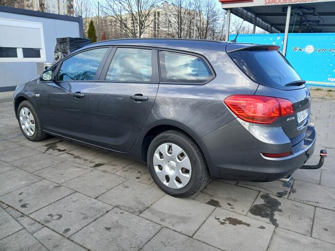 Opel Astra J 1.4 b. Kraków - zdjęcie 4