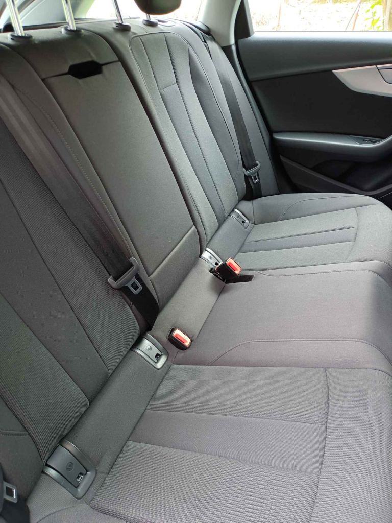 Audi A4 b9 kombi TDI Krzeszowice - zdjęcie 12