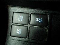 sprzedam ładną TOYOTE YARIS z 2015r  1.5 HYBRYDA+benz 100KM udziela.GW Lublin - zdjęcie 11