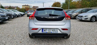 Volvo V40 D2 Momentum Płock - zdjęcie 9