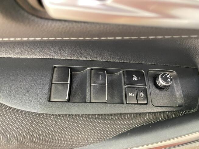 Toyota Corolla 1.8 Hybrid Comfort Kombi Warszawa - zdjęcie 11