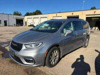 Chrysler Pacifica LIMITED / MONITORKI / KANADA / niski przebieg