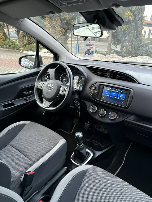 Toyota Yaris 1.5 Kamera, Podgrzewane fotele,Gwarancja! Tarnowskie Góry - zdjęcie 10