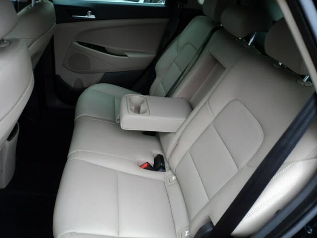 sprzedam ładnego HYUNDAIA TUCSONA 4X4 AWD 1.6B 177KM Lublin - zdjęcie 9