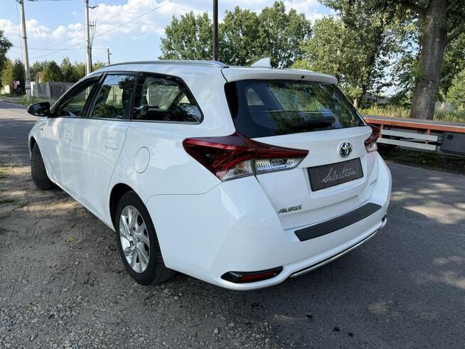 Toyota Auris 1.8 HSD 136KM  Serwisowany Kamera Ładny stan Otwock Mały - zdjęcie 5