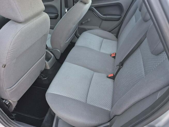 Ford Focus Automat/ sedan/ klimatyzacja/ b. dobrze jeździ Warszawa - zdjęcie 12