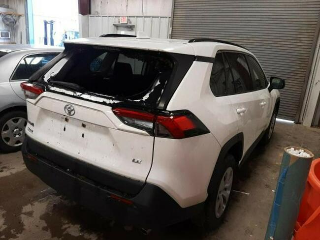 Toyota RAV-4 2019, 2.5L, LE, po gradobiciu Warszawa - zdjęcie 4