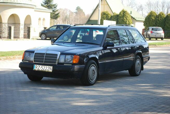 Mercedes Benz W124 2.2 benzyna 150 KM Świlcza - zdjęcie 4
