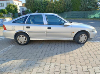 OPEL Vectra B. Hatchback 1.8 Benzyna Chełm - zdjęcie 4