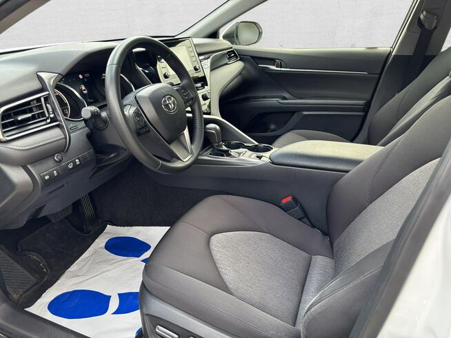 Toyota Camry 2.5 Hybrid Comfort CVT ! Z Polskiego Salonu ! FV 23 % ! Warszawa - zdjęcie 12