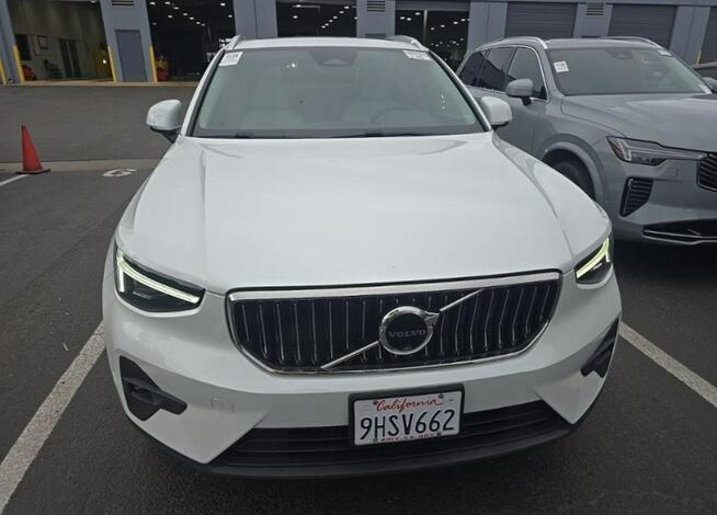 Volvo XC 40 Ultimate Bright Theme / AWD / B5 Częstochowa - zdjęcie 2