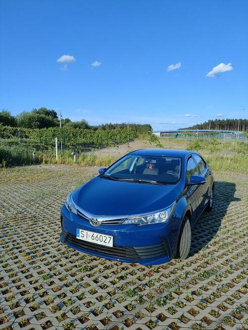 Toyota Corolla Sedan – zadbana, niski przebieg, pierw. właśc Siemianowice Śląskie - zdjęcie 2