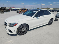Mercedes C 300 4Matic / pakiet AMG / niski przebieg / mała szkoda