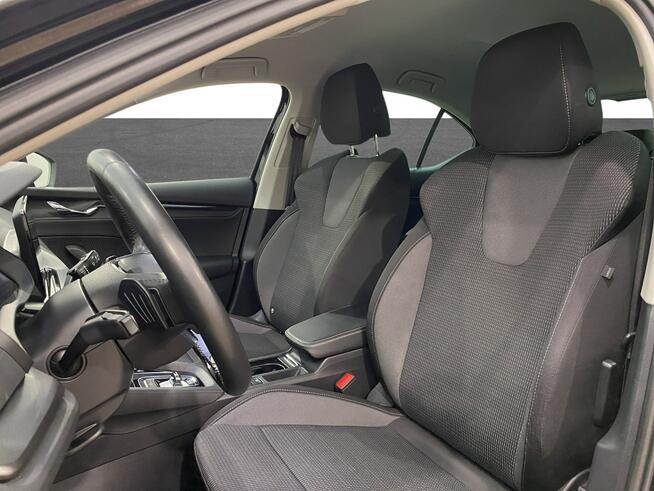 Skoda Octavia 2.0 TDI Ambition Warszawa - zdjęcie 10