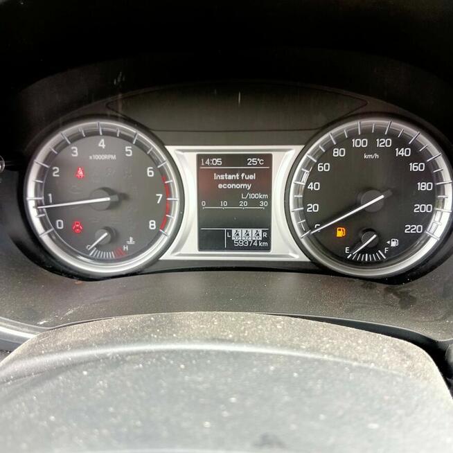 Suzuki Vitara niski przebieg Fabryczna - zdjęcie 7