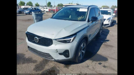 Volvo XC 40 Bogata wersja wyposażenia / AWD / B5 / niski przebieg Tarnów - zdjęcie 3