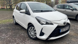 Toyota Yaris 2017 niski przebieg Wałbrzych - zdjęcie 4