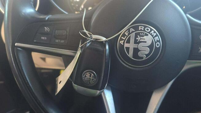 Alfa Romeo Giulia Q4 Sport 2.0 285KM 2018r. oferta w transporcie Kampinos - zdjęcie 12